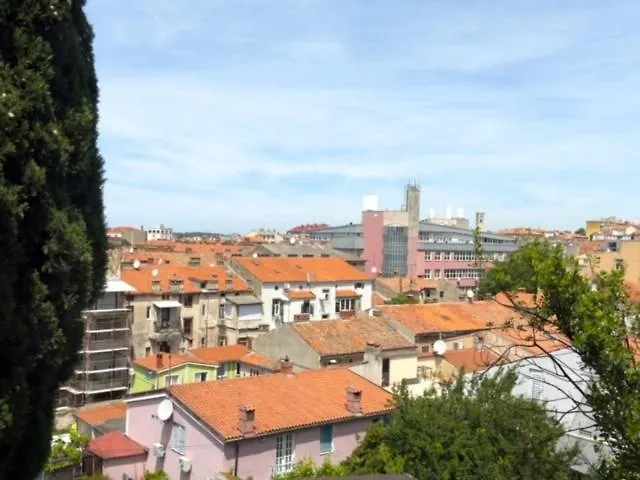 Edo 3 Apartamento Pula