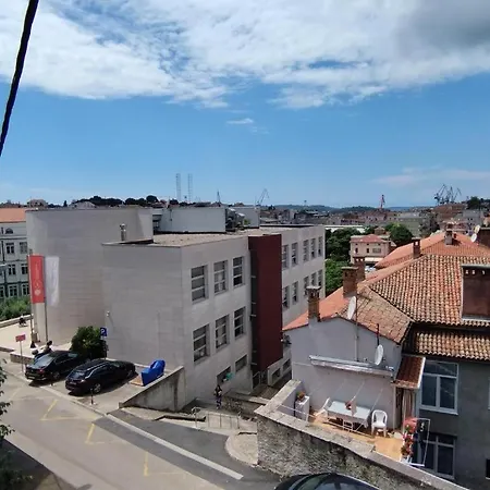 Apartment 3 *