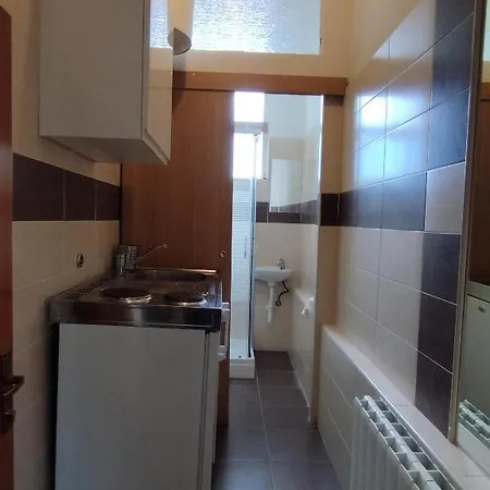 3 Apartment *