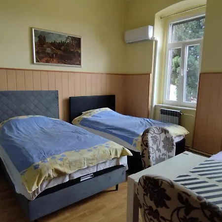 Apartment 3 *