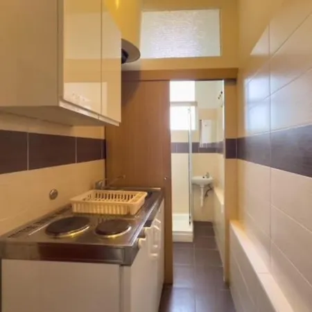 Apartment 3 *
